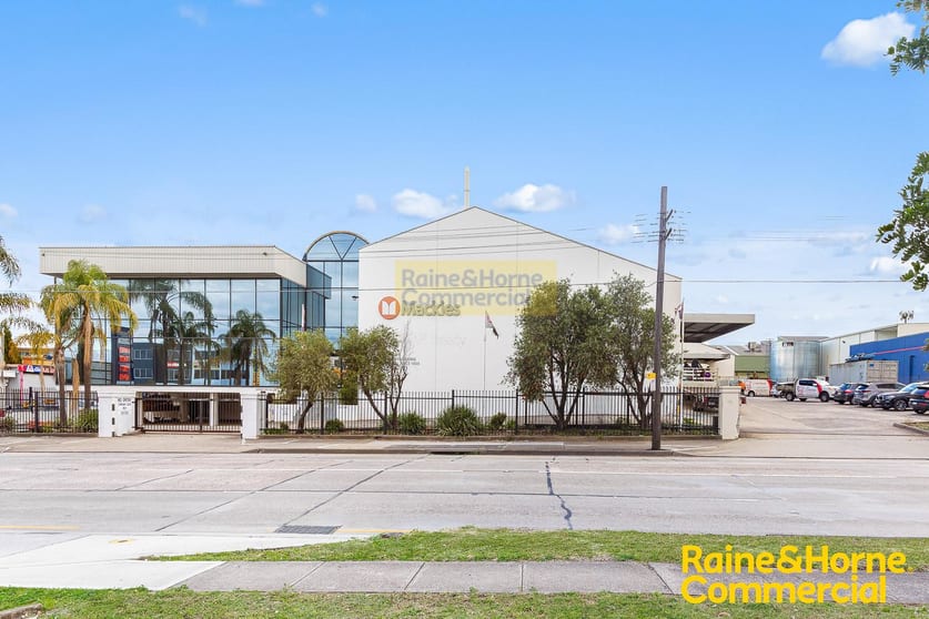 Click to view all images 112-116 Canterbury Road Bankstown NSW 2200 - Image 2