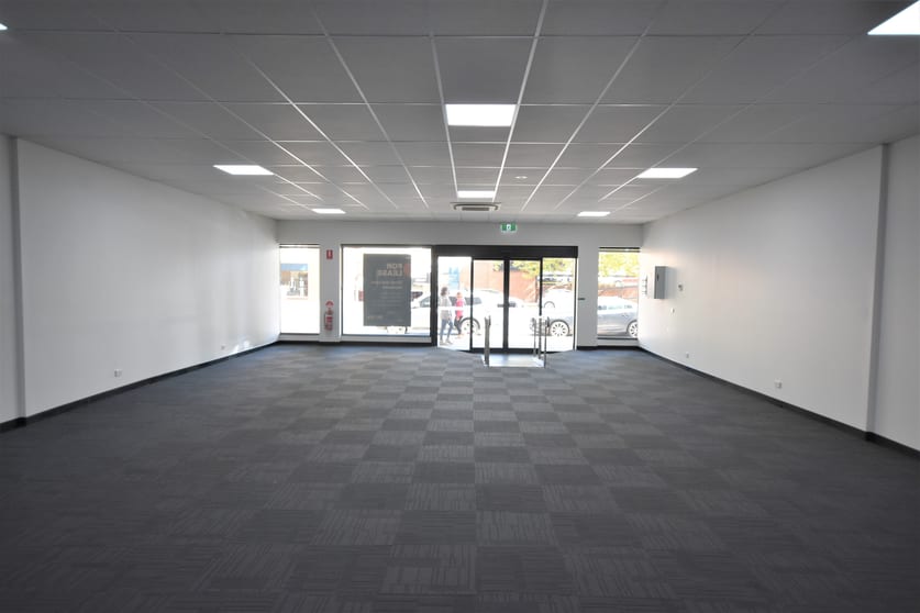 Click to view all images 530 David Street Albury NSW 2640 - Image 3
