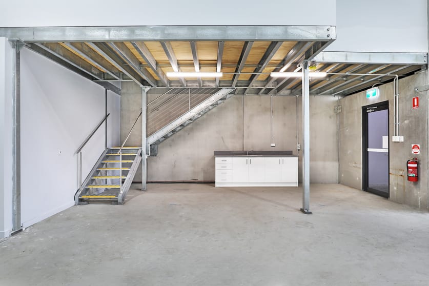 Click to view all images 18/5-11 Waynote Place Unanderra NSW 2526 - Image 3