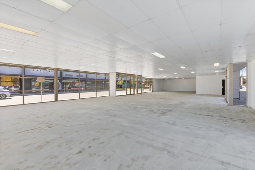 Click to view all images 2.4/6 Sunray Drive Innaloo WA 6018 - Image 2