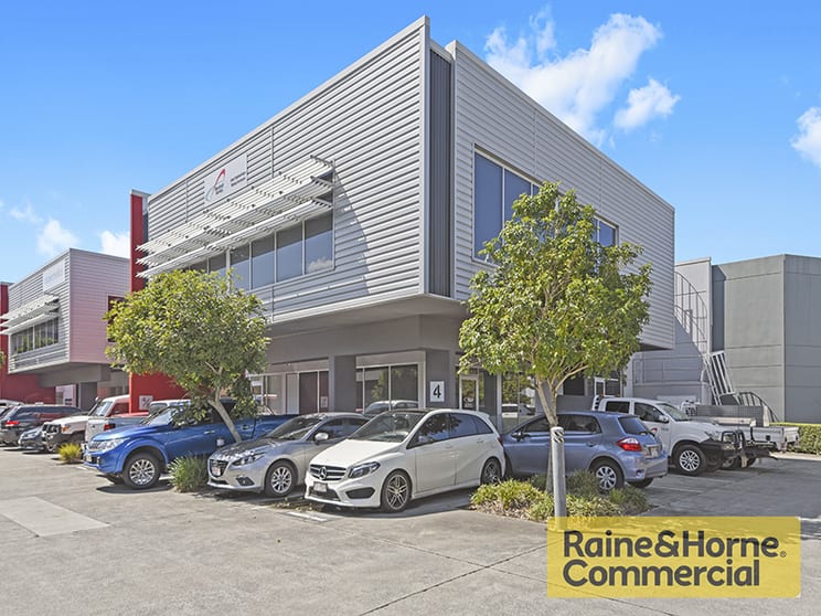 Click to view all images 4/8 Navigator Place Hendra QLD 4011 - Image 1
