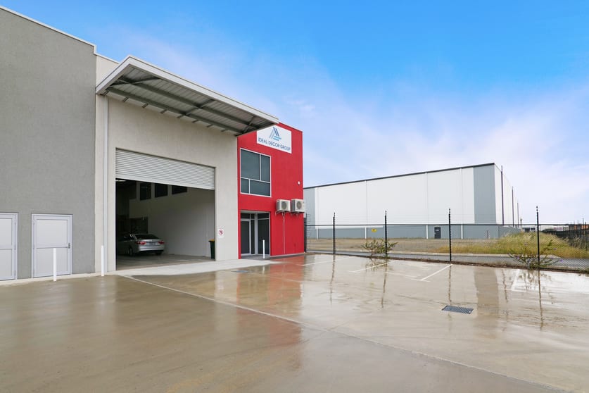 Click to view all images Unit B/5 Production Road Canning Vale WA 6155 - Image 2