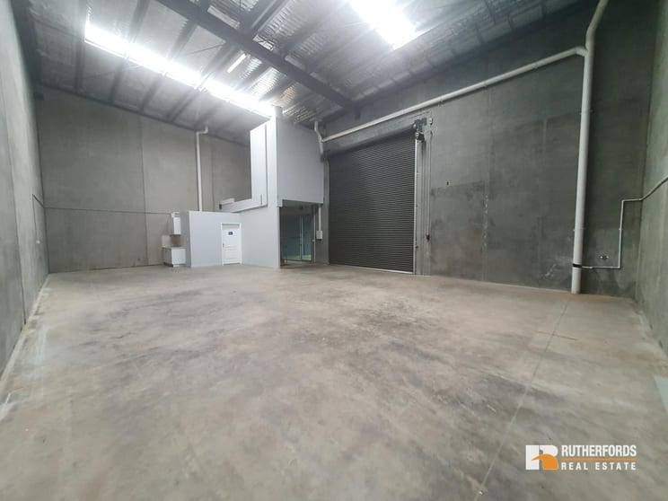 Click to view all images 35 Ralston Avenue Sunshine North VIC 3020 - Image 2