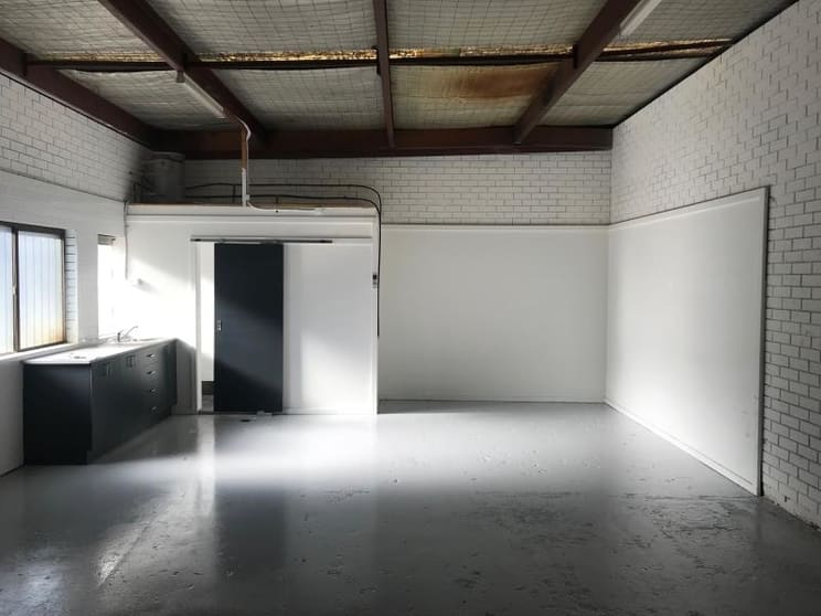 Click to view all images Unit 4/2 Liverpool Street Ingleburn NSW 2565 - Image 2