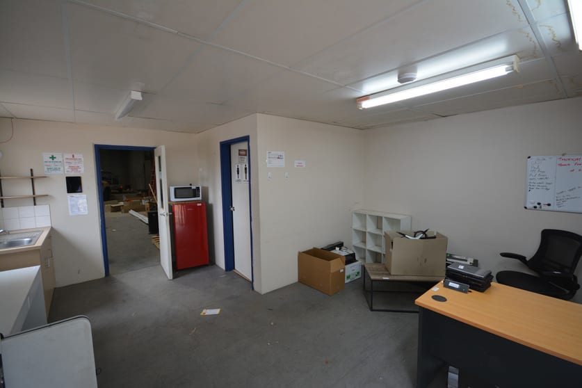 Click to view all images 47 Millers Road Wingfield SA 5013 - Image 2