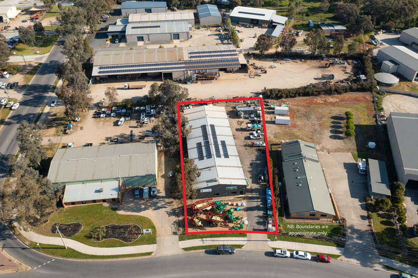 Click to view all images 29 Catherine Crescent Lavington NSW 2641 - Image 1