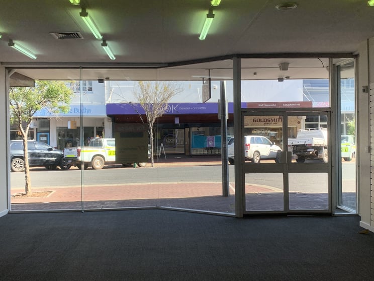 Click to view all images 10 Stephen Street Bunbury WA 6230 - Image 2
