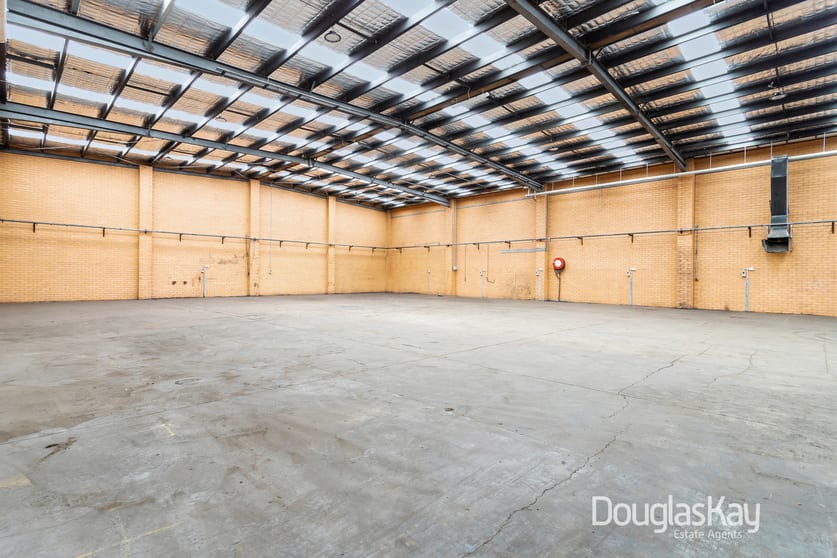 Click to view all images 5 Third Avenue Sunshine VIC 3020 - Image 3
