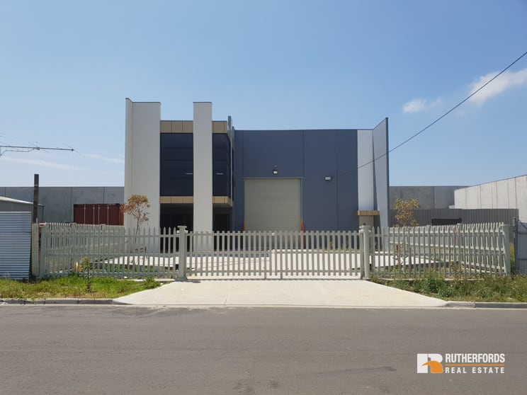 Click to view all images 34 Imperial Avenue Sunshine North VIC 3020 - Image 1