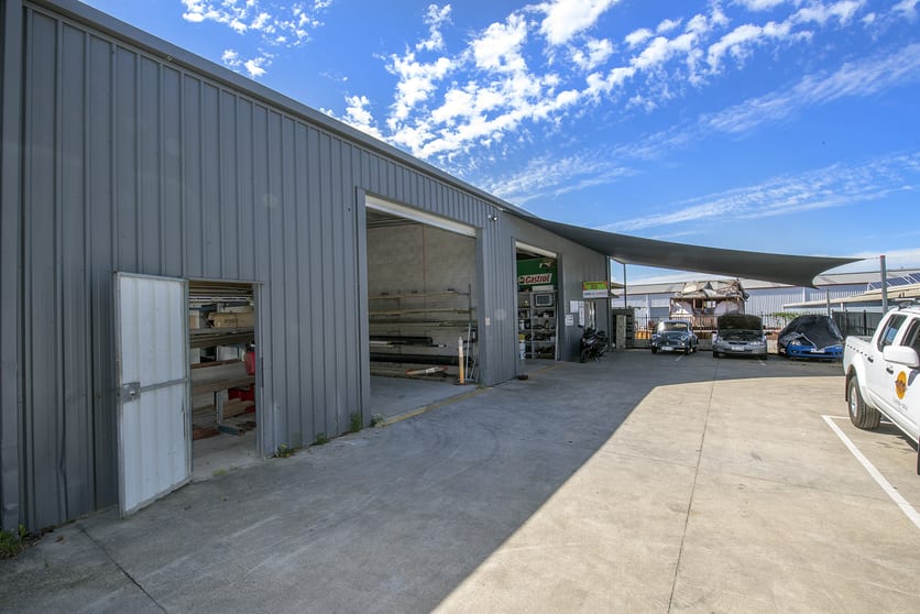 Click to view all images Unit 3/8 Leo Alley Road Noosaville QLD 4566 - Image 3