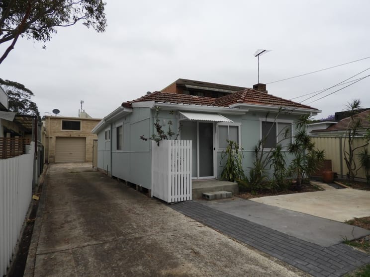 Click to view all images North Narrabeen NSW 2101 - Image 1