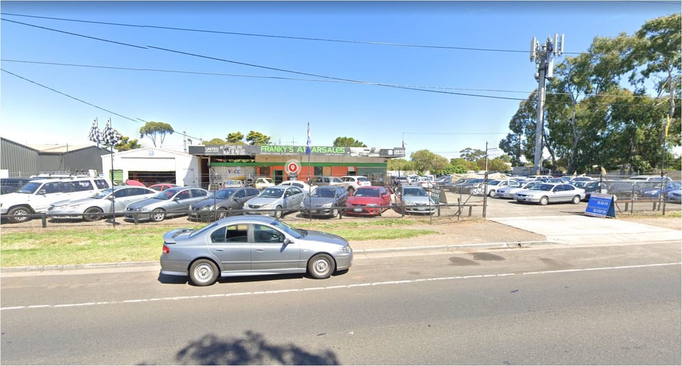Click to view all images 55 Railway Avenue Werribee VIC 3030 - Image 1