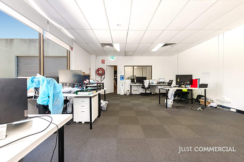Click to view all images 4 Rings Road Moorabbin VIC 3189 - Image 3