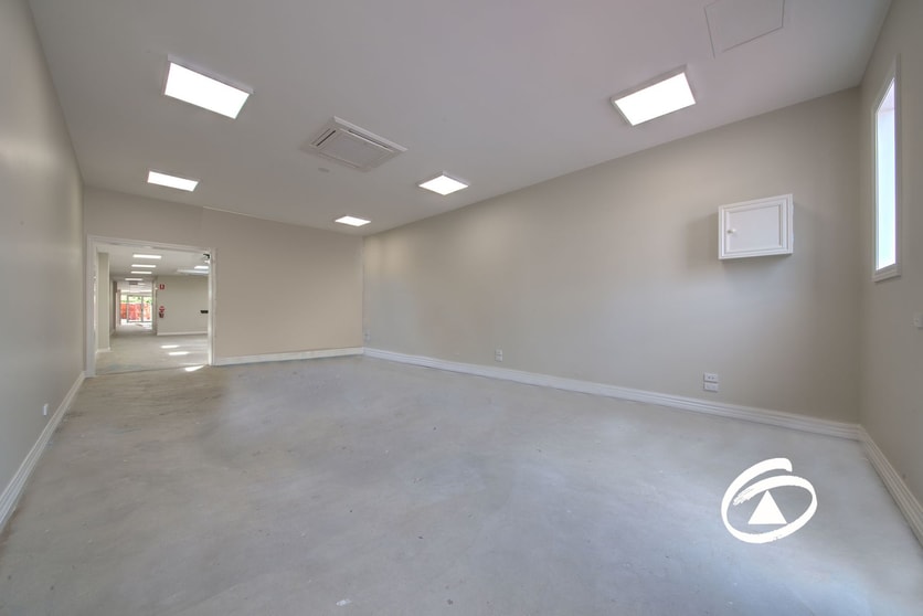 Click to view all images 100 Main Street Pakenham VIC 3810 - Image 3