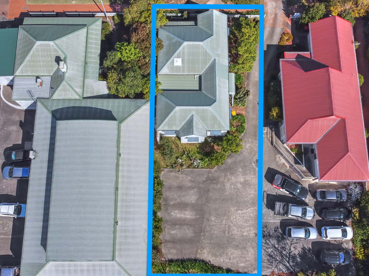 Click to view all images 21 Moss Street Nowra NSW 2541 - Image 2