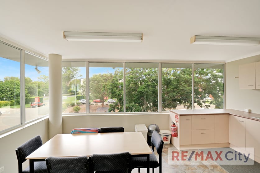 Click to view all images Unit 3/32 Windorah Street Stafford QLD 4053 - Image 3