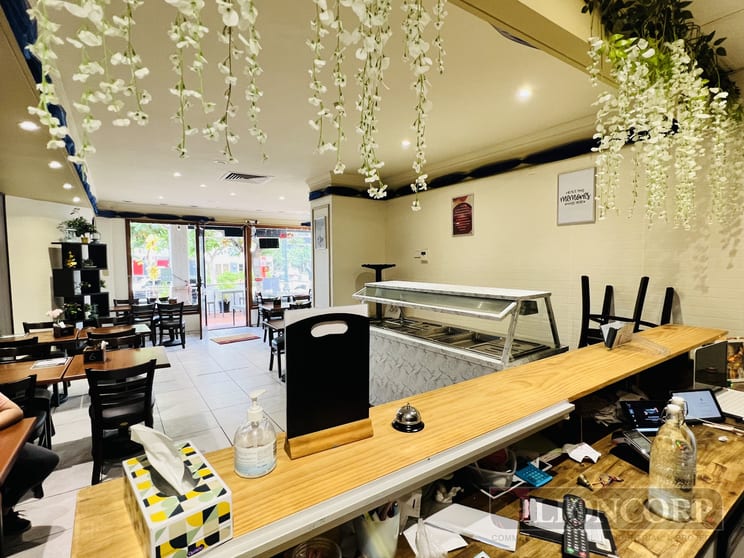 Click to view all images Milton QLD 4064 - Image 3