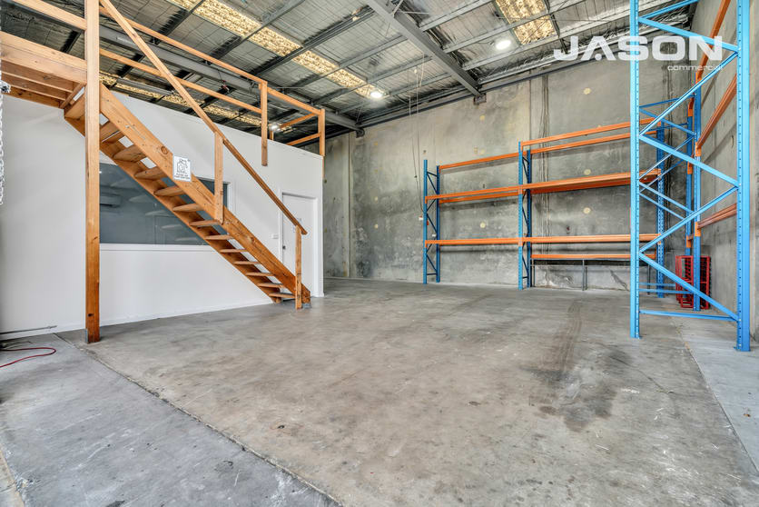 Click to view all images 2/9 Lindaway Place Tullamarine VIC 3043 - Image 3