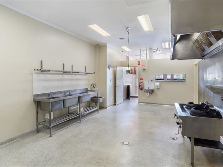 Click to view all images 2/1 Jensen Street Manoora QLD 4870 - Image 3