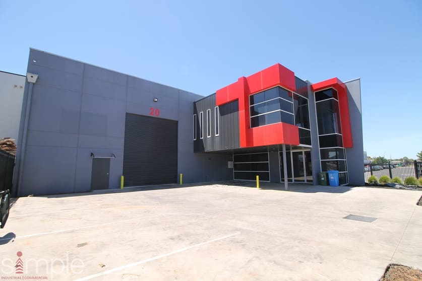 Click to view all images 20 Morialta Road Cranbourne West VIC 3977 - Image 1