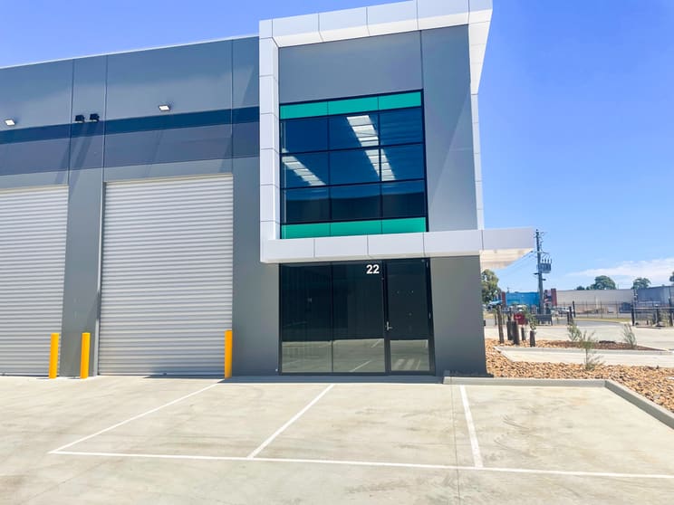 Click to view all images 25/4 Milojevic Court Cranbourne VIC 3977 - Image 2