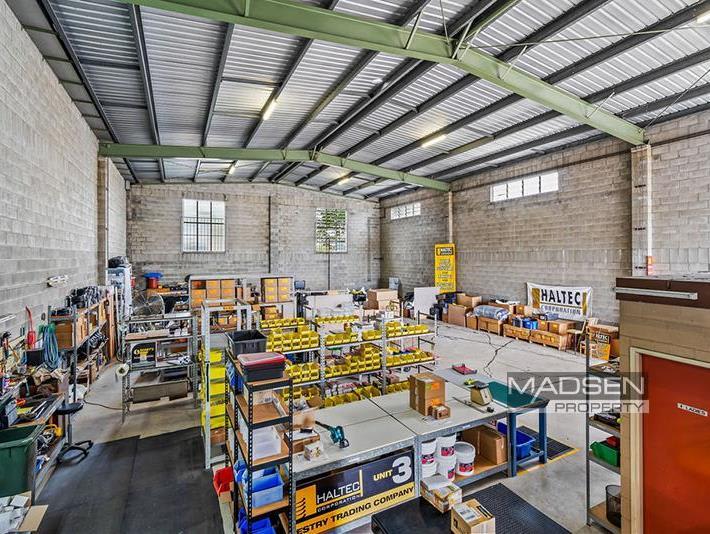 Click to view all images Unit 3/89 Jijaws Street Sumner QLD 4074 - Image 3