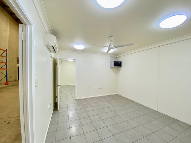 Click to view all images 9/72-78 Crocodile Crescent Mount St John QLD 4818 - Image 3