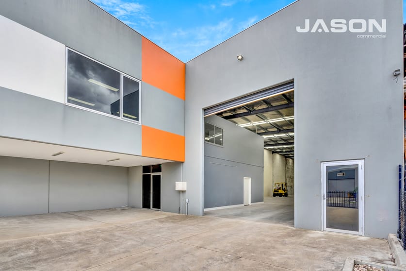 Click to view all images 99a Yellowbox Drive Craigieburn VIC 3064 - Image 3