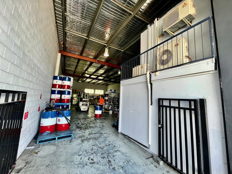 Unit 2/7-9 Tradelink Road Hillcrest QLD 4118 - Image 3