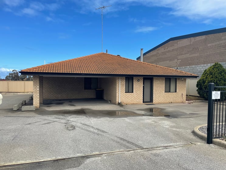 Click to view all images 3/39 Macedonia Street Naval Base WA 6165 - Image 2