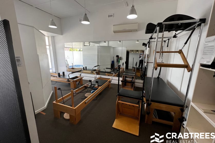 Click to view all images 110 Gardenvale Road Gardenvale VIC 3185 - Image 2