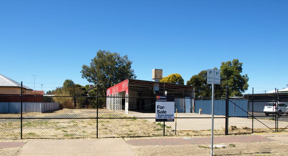 Click to view all images 18 Quintin Street Roma QLD 4455 - Image 1