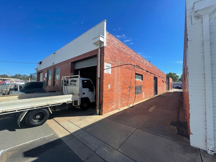 Click to view all images 17B Rowe Street Shepparton VIC 3630 - Image 1
