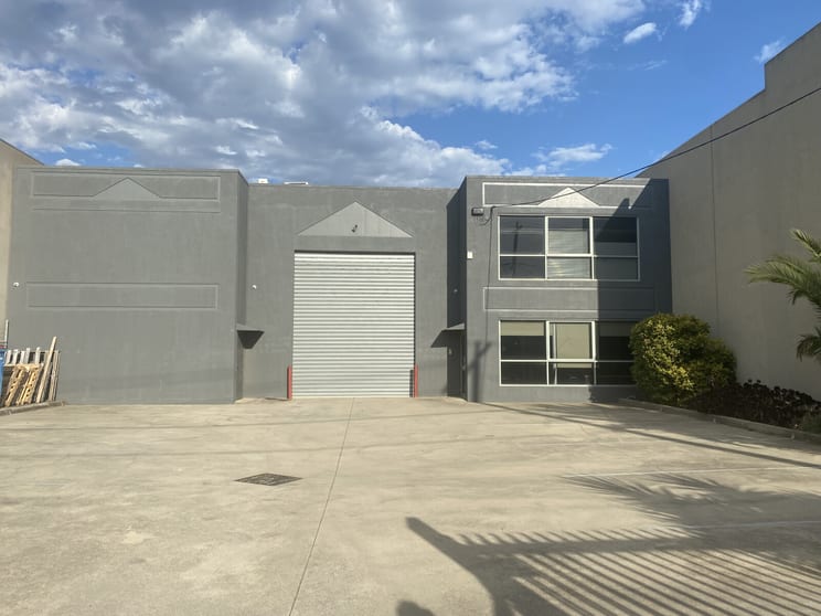 Click to view all images 16 Slater Parade Keilor East VIC 3033 - Image 1