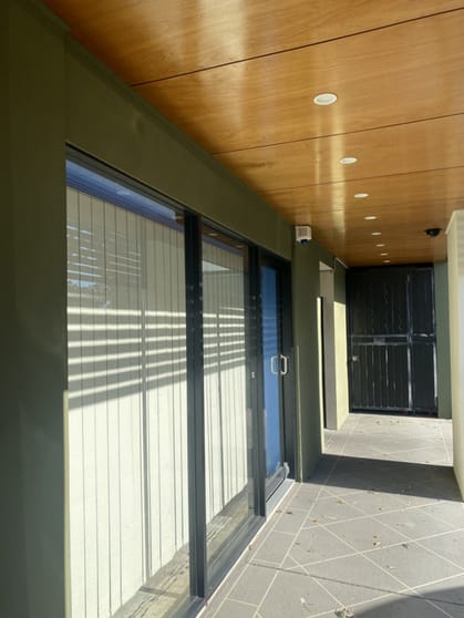 Click to view all images 13/1 Kalimna Drive Broadbeach Waters QLD 4218 - Image 2