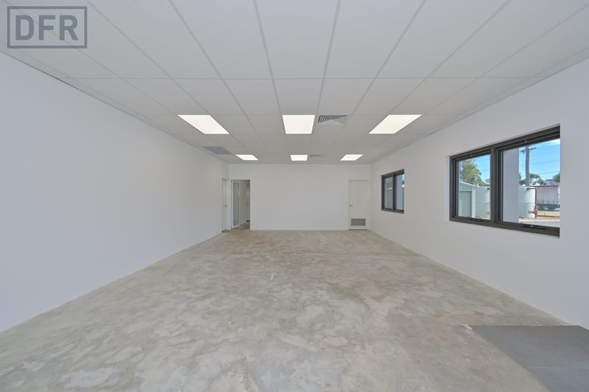 Click to view all images 4/379 Spearwood Avenue Bibra Lake WA 6163 - Image 3