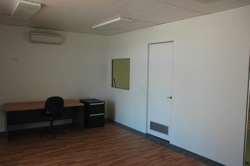 Click to view all images Unit 3/8-10 McElligott Court Canning Vale WA 6155 - Image 3