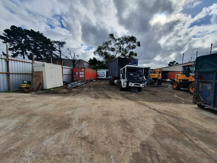 Click to view all images 39 Salvatore Drive Campbellfield VIC 3061 - Image 2