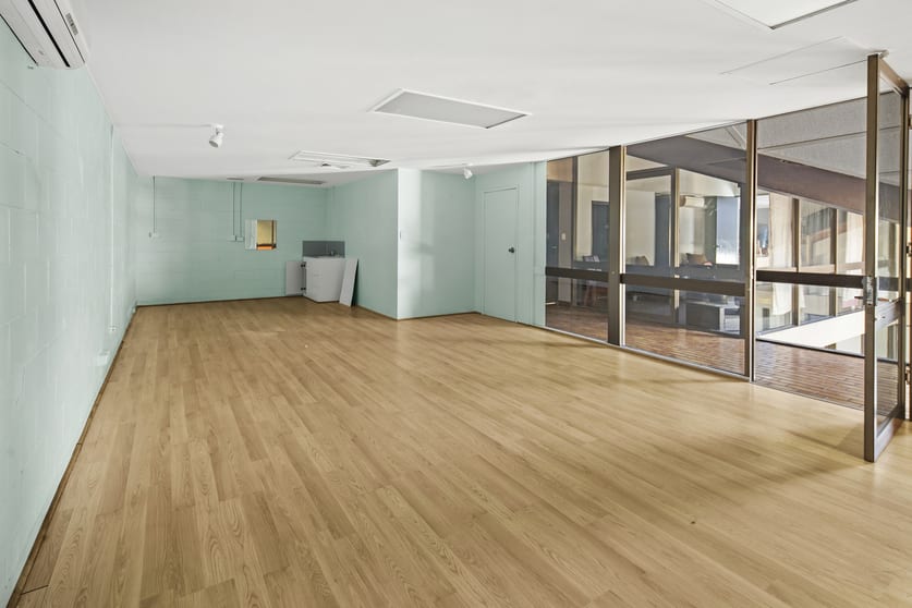 Click to view all images 6/303 Shute Harbour Road Airlie Beach QLD 4802 - Image 2
