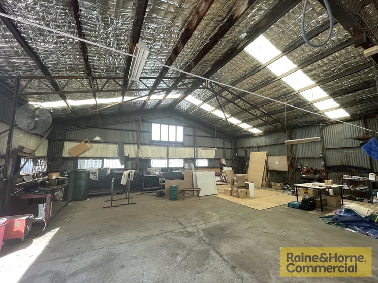 Click to view all images 6/531 Gympie Road Kedron QLD 4031 - Image 3