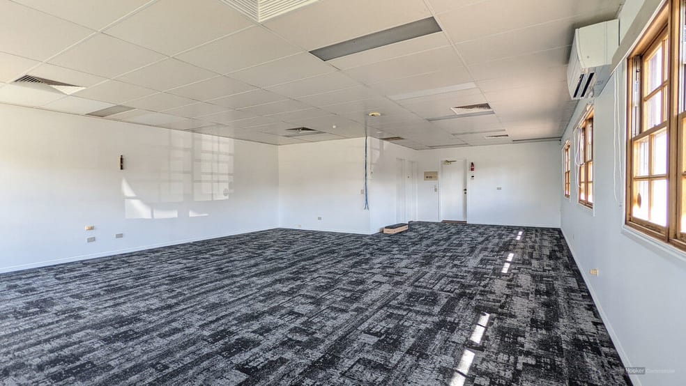 Click to view all images 2/125 Anzac Avenue Newtown QLD 4350 - Image 1