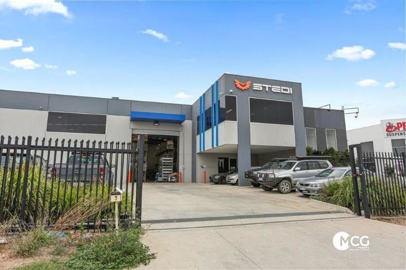 Click to view all images 7 Hammer Court Hoppers Crossing VIC 3029 - Image 2