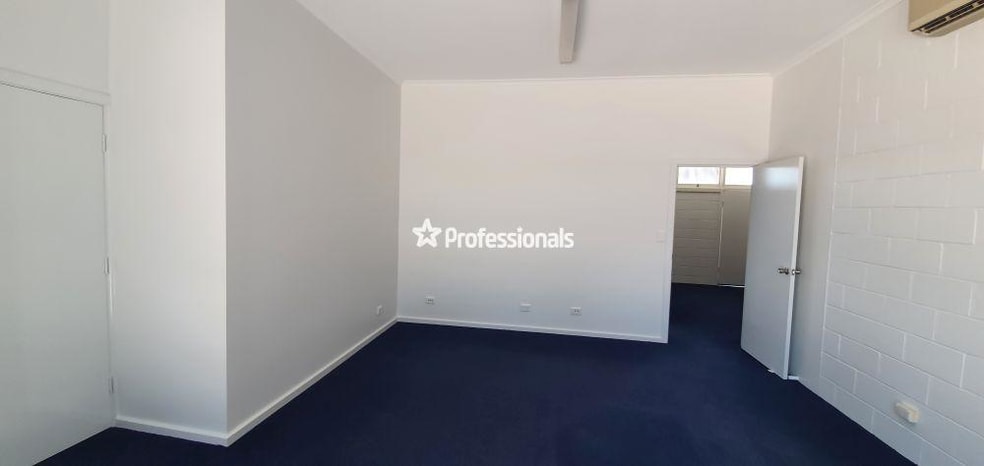 Click to view all images 16/53 The Esplanade Esperance WA 6450 - Image 3