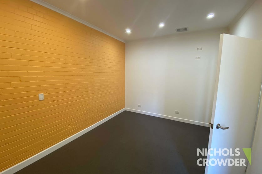 Click to view all images 42 Illaroo Street Rosebud VIC 3939 - Image 3