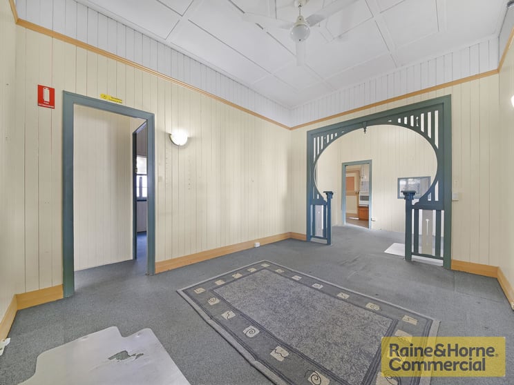 Click to view all images 241 Gympie Road Kedron QLD 4031 - Image 2
