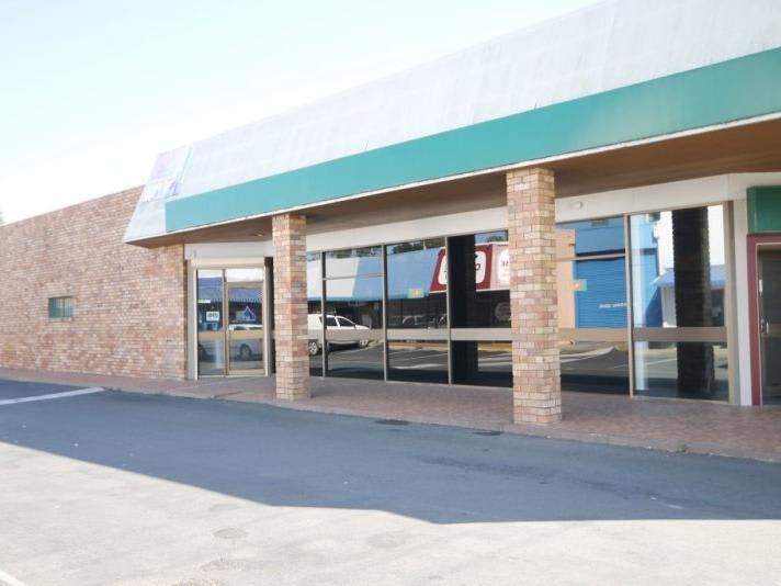 Click to view all images SHOP 2/48 GLADSTONE ROAD Allenstown QLD 4700 - Image 3