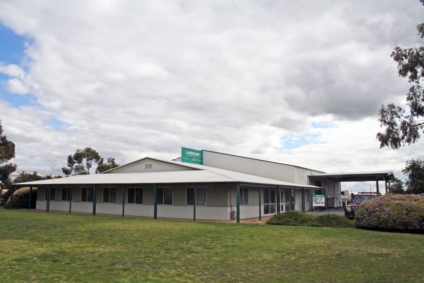 Click to view all images 4 Deviation Road Naracoorte SA 5271 - Image 3