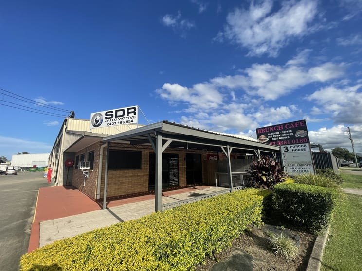 Click to view all images 2/3 Moonbi Street Brendale QLD 4500 - Image 1