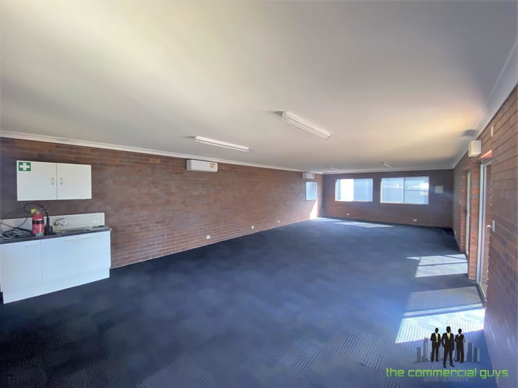 Click to view all images 8/497 Gympie Rd Strathpine QLD 4500 - Image 3