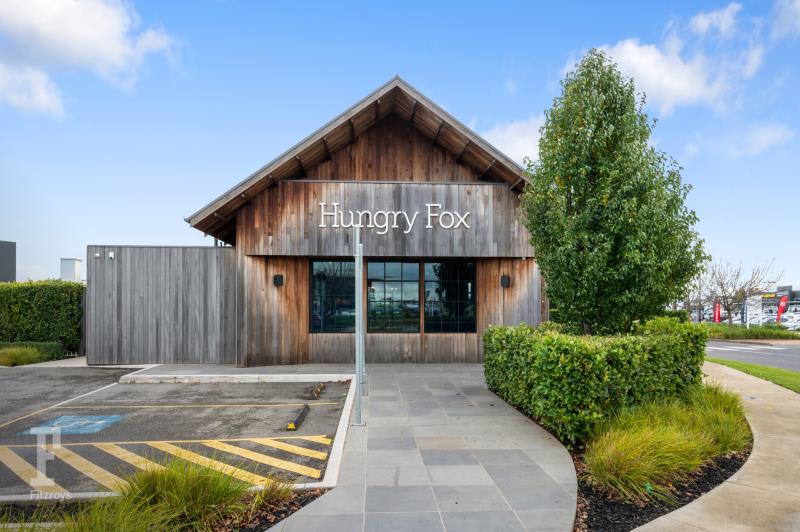 Click to view all images 305 Wirraway Road Essendon Fields VIC 3041 - Image 2